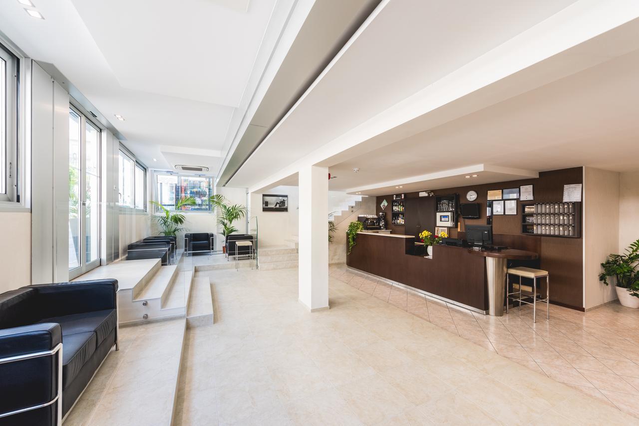 Hotel Romina Римини Екстериор снимка