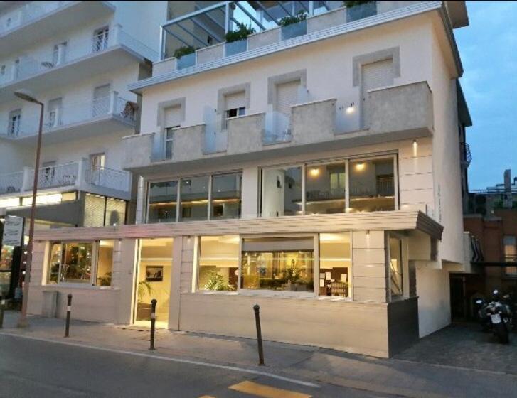 Hotel Romina Римини Екстериор снимка